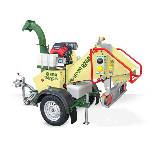 Broyeur de branches thermique sur remorque NEGRI R240BHHP210N