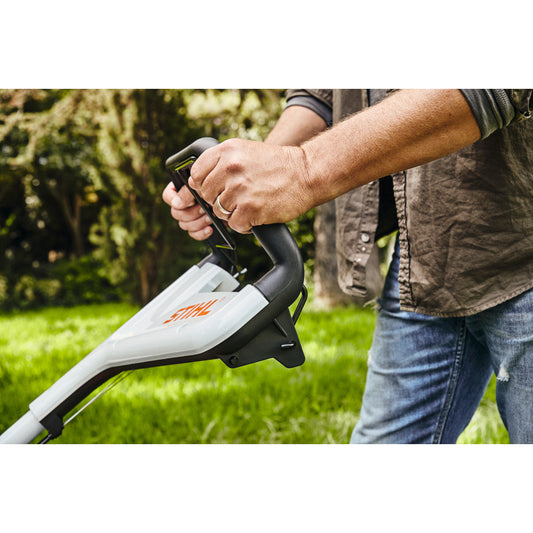 Tondeuse tractée à batterie AK System STIHL RMA 448 V