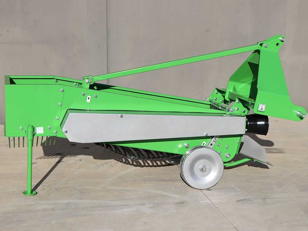 bomet upus arracheuse de pommes de terre à tapis rangée simple bomet upus arracheuse de pommes de terre à tapis rangée simple