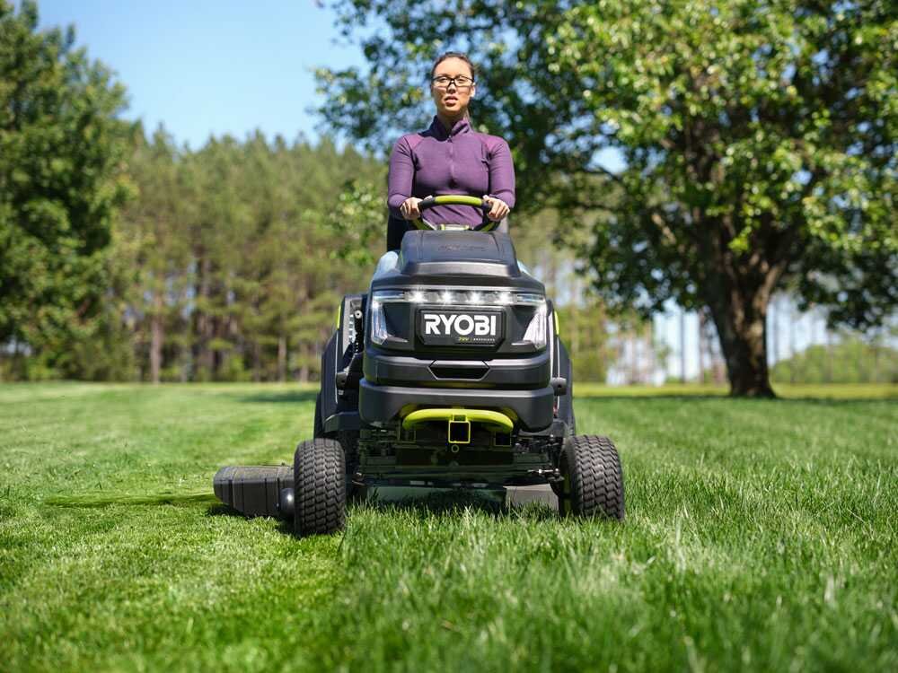 ryobi ry72tmx107 210 tracteur tondeuse à batterie 72v / 2x10ah ryobi ry72tmx107 210 tracteur tondeuse à batterie 72v / 2x10ah